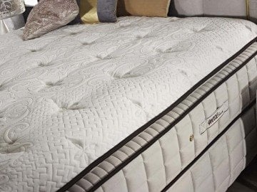 WOOL TOUCH Doğal Yün Serisi Full Set – Termal Mükemmellik Sunan Hibrit Yatak, Gold Detaylı Lüks Baza ve Başlık