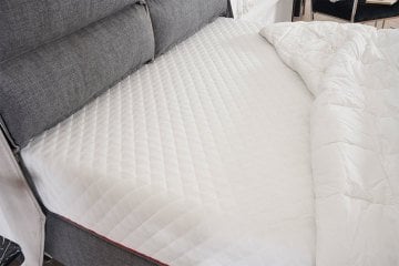 Visco Comfort Visco ve Kuş Tüyü Sünger Ortopedik Yıkanabilir Fermuarlı Kılıflı 4 Mevsim Yatak Seti 160x200