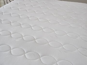 ROSE Zamansız Konfor Yatağı - Isıl İşlemle Güçlendirilmiş Çelik Yay Sistemi ve Formunu Koruyan Dayanıklı Yapı